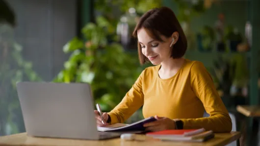 How to Find Scholarships, Grants, and Free Resources for Adult Learners